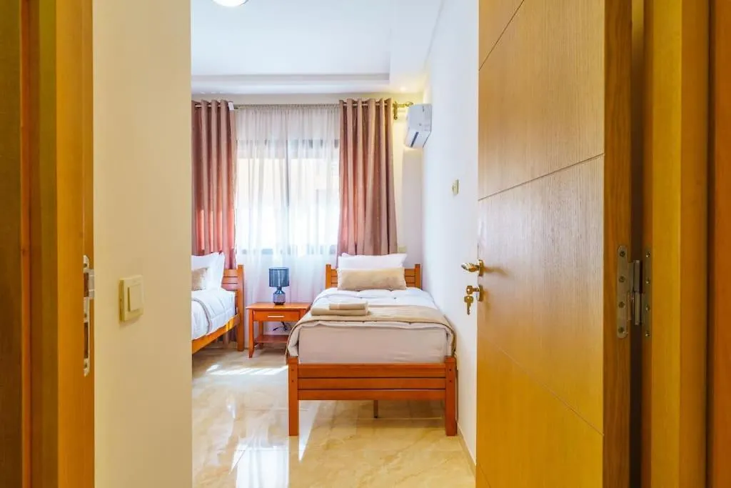 Lägenhet Luxury Appartement Cosy 2Br City Center Secure Parking Wifi Marrakesh